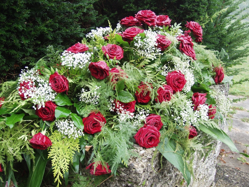 funeraire-ROQUEBRUNE SUR ARGENS-min_roses-61203